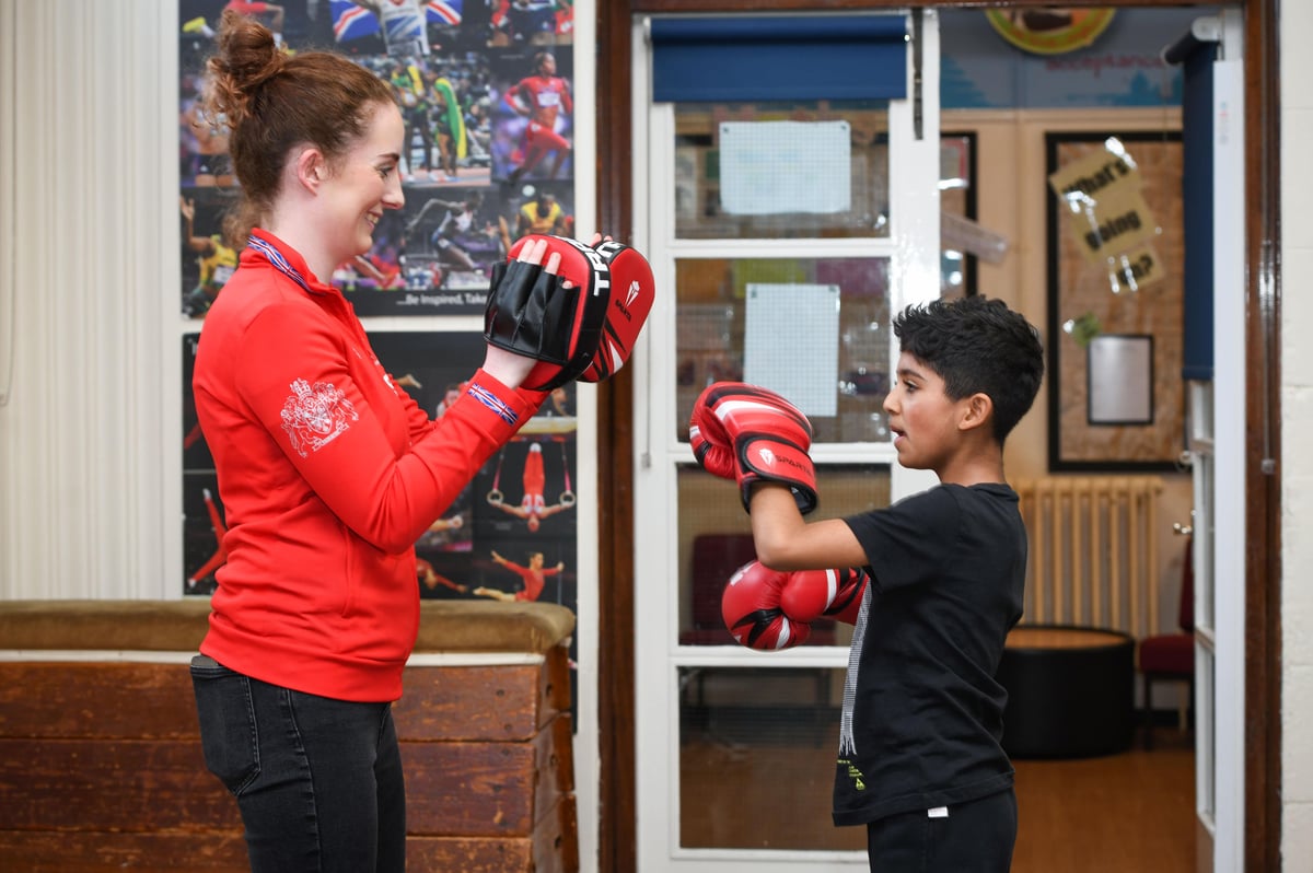 Paralympian Siobhán Fitzpatrick in action at Boldmere Junior School